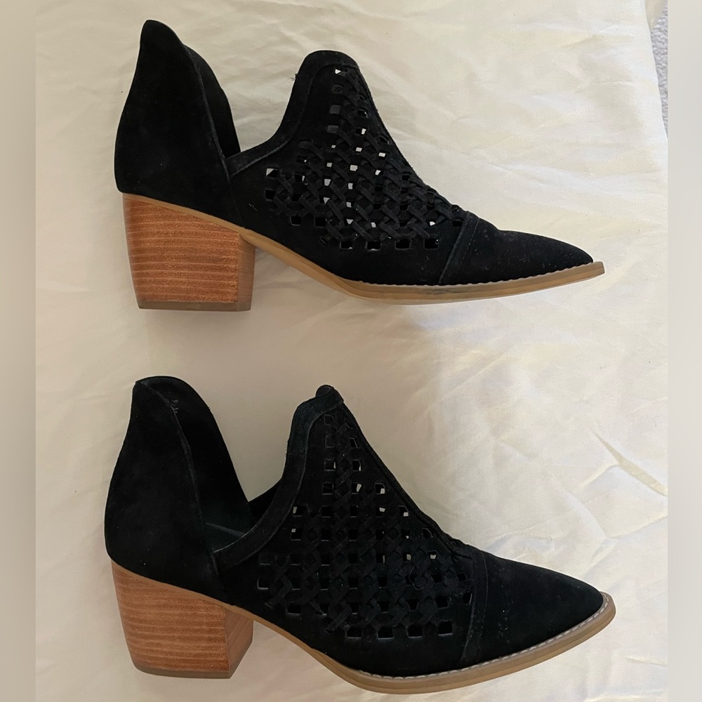 BP open weave, pointed tow, black booties.